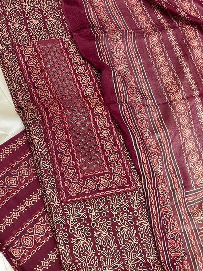 Maroon Mosaic